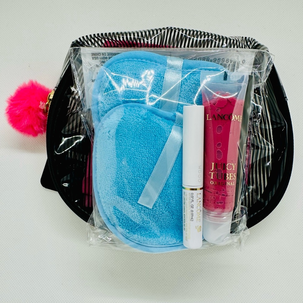 Gifted to Alana
Lancome Tickled Pink Juicy Tubes Bundle - Picture 2 of 11